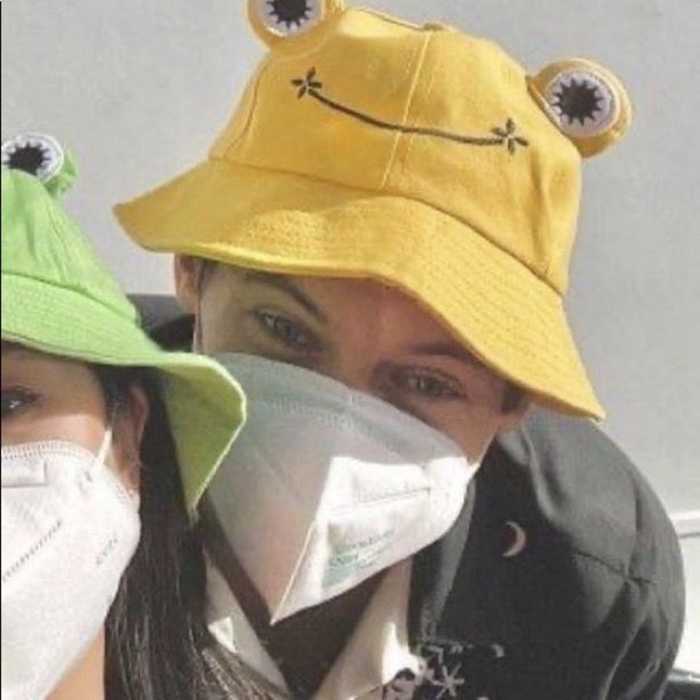 yellow frog bucket hat as seen on harry styles 🐸